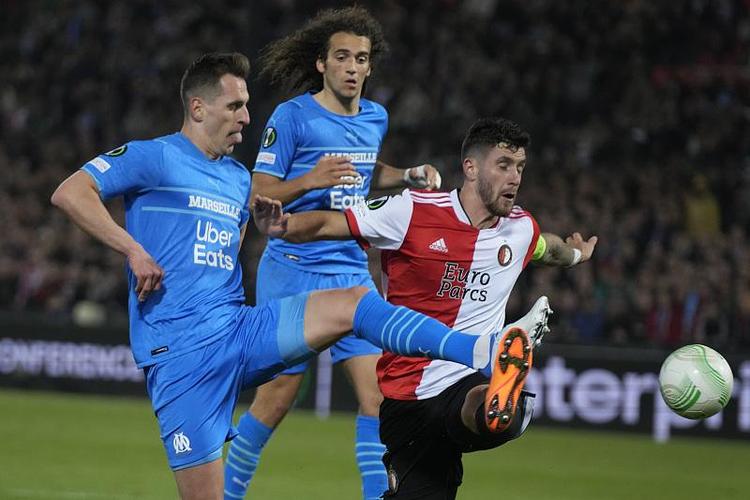 对俱乐部的 对俱乐部的